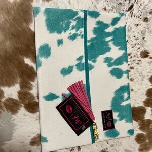 NWT Makeup Junkie size large Teal and White Cow Print Clutch